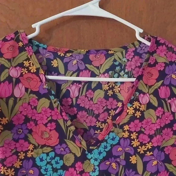 Nwt Floral top size xl - Picture 2 of 4